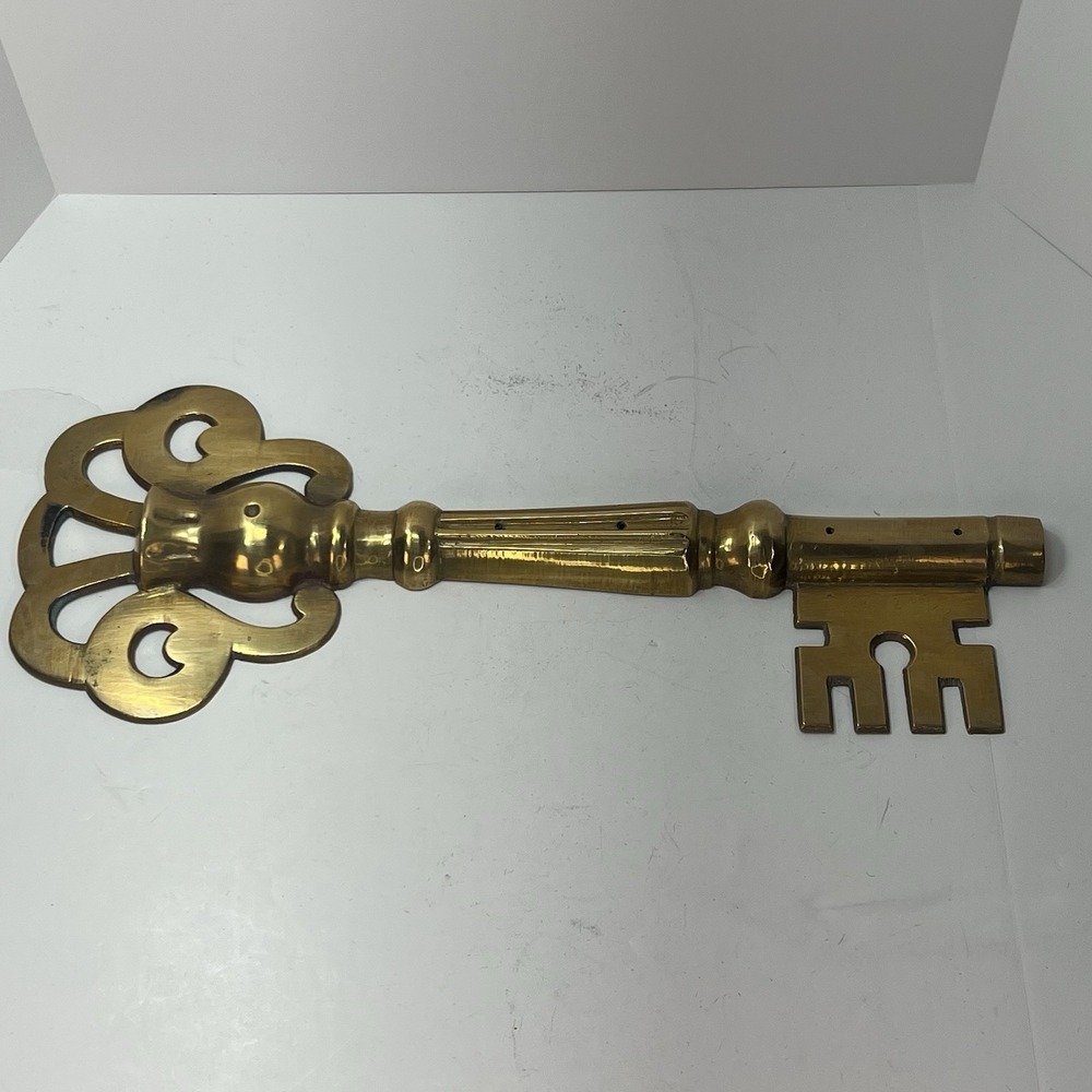 Unbranded Skeleton Key Wall Decor Unisex OS Gold Excellent Vintage Ornate Brass